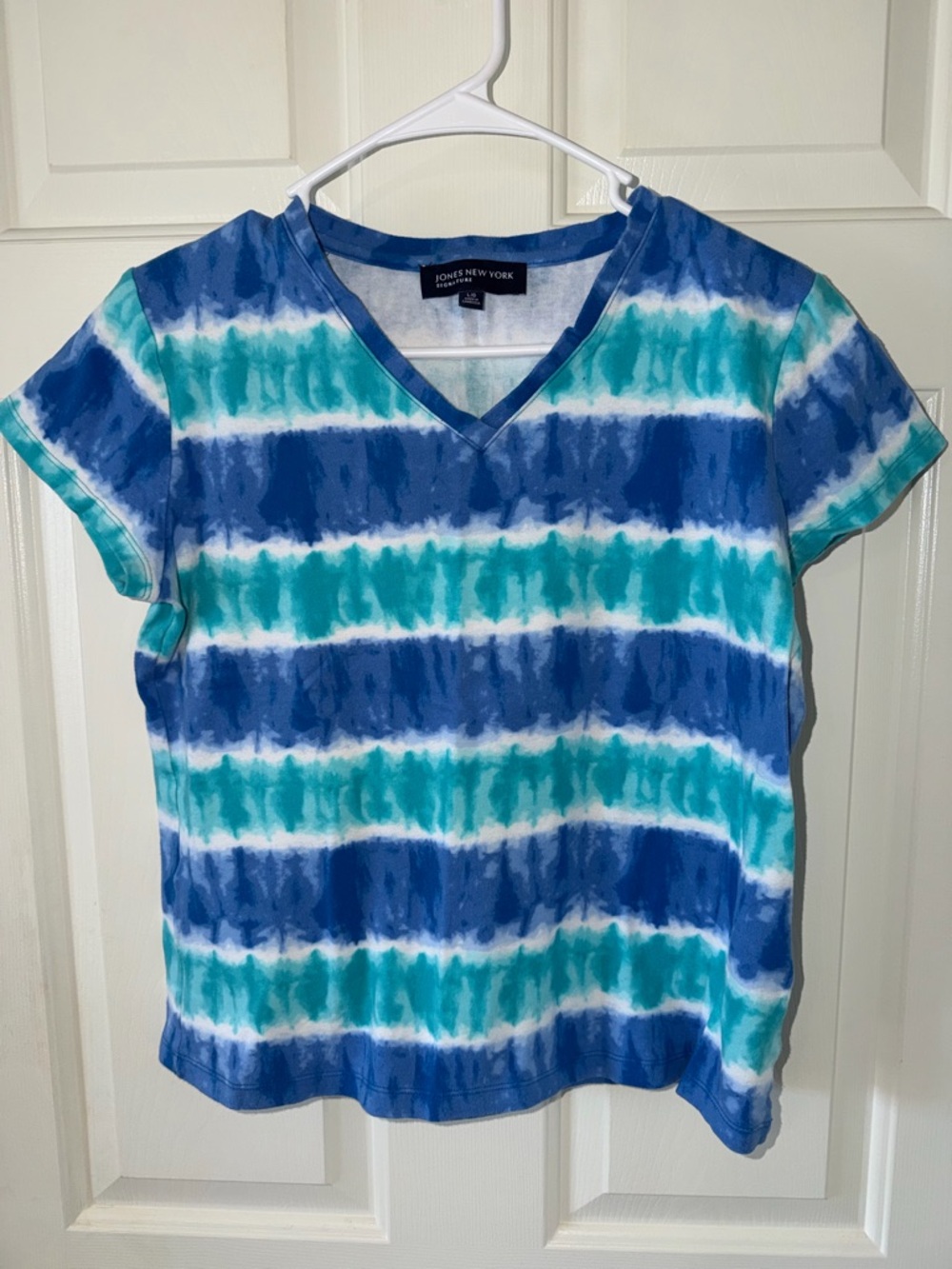 Jones New York Blue & Teal Striped V-Neck Tee